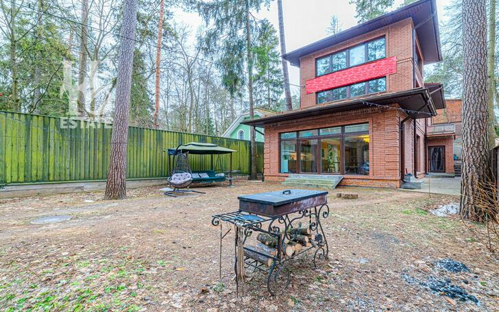 3-этажный коттедж 157.9 м² с отделкой