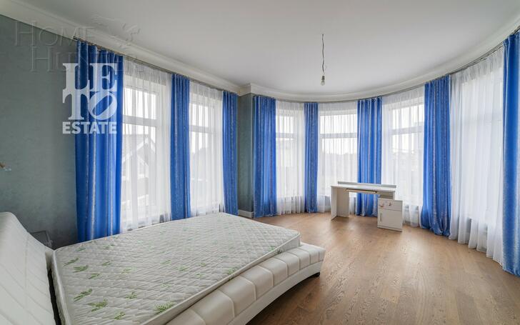 3-этажный коттедж 350 м² с отделкой