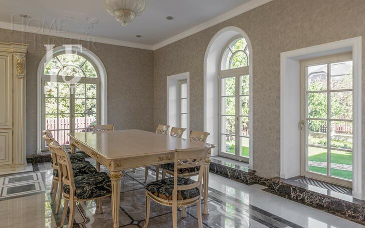 2-этажный коттедж 1 700 м² с отделкой