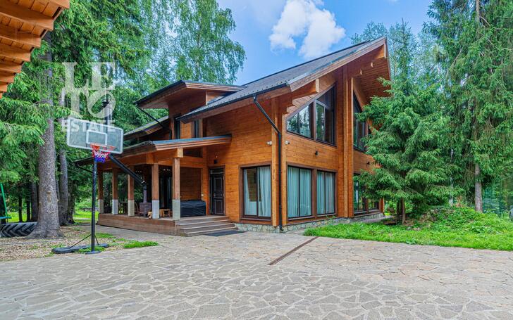 2-этажный коттедж 360 м² с отделкой