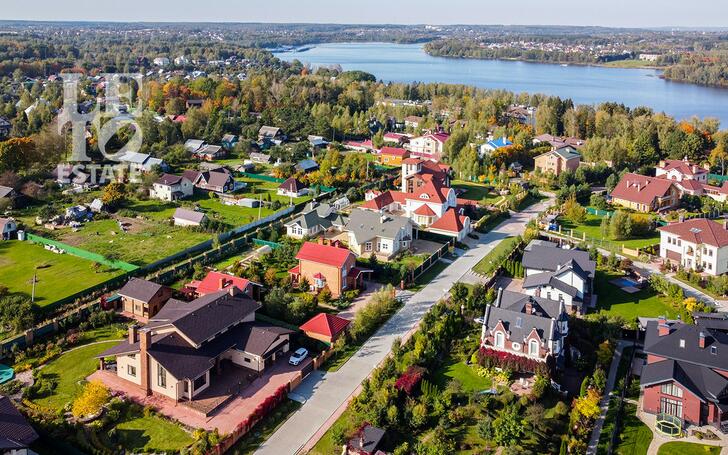 2-этажный коттедж 702.5 м² с отделкой