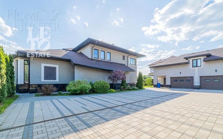2-этажный коттедж 1 150 м² с отделкой