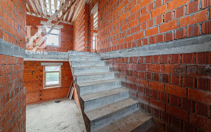2-этажный коттедж 320 м² без отделки
