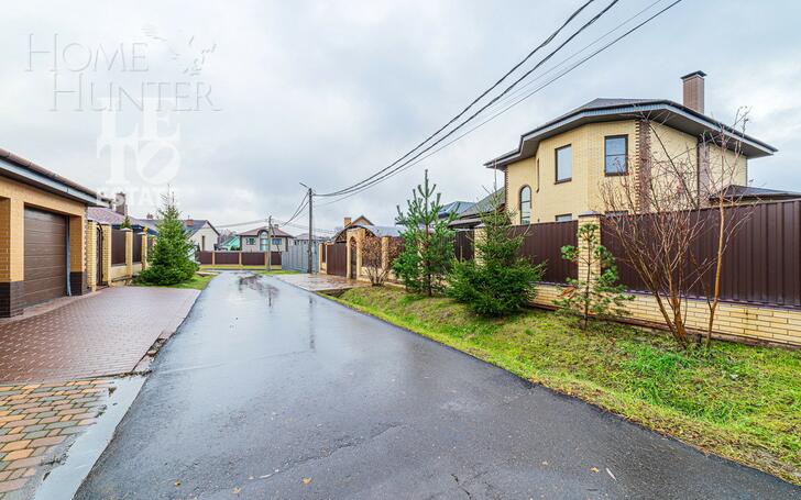3-этажный коттедж 350 м² с отделкой