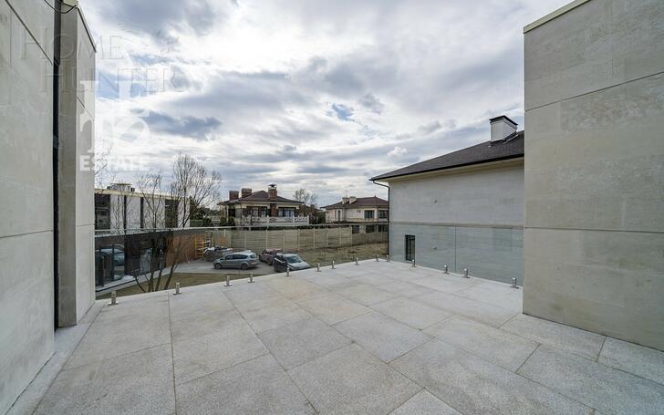 2-этажный коттедж 340 м² с отделкой