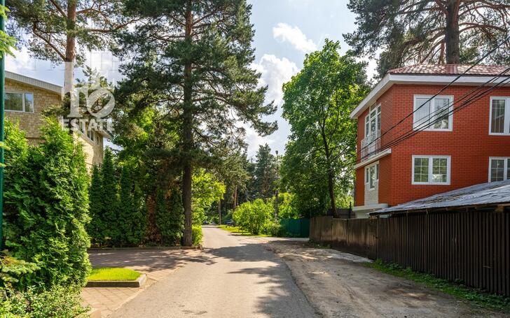 2-этажный коттедж 675.8 м² с отделкой