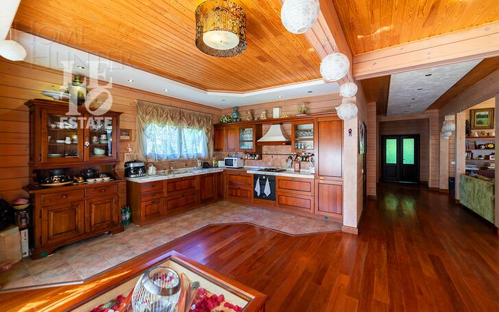 2-этажный коттедж 350 м² с отделкой