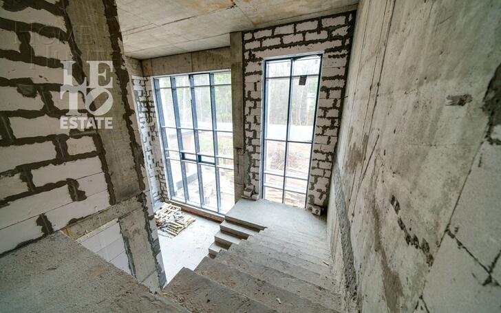 2-этажный коттедж 560 м² без отделки