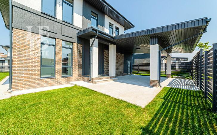 2-этажный коттедж 238.4 м² с отделкой