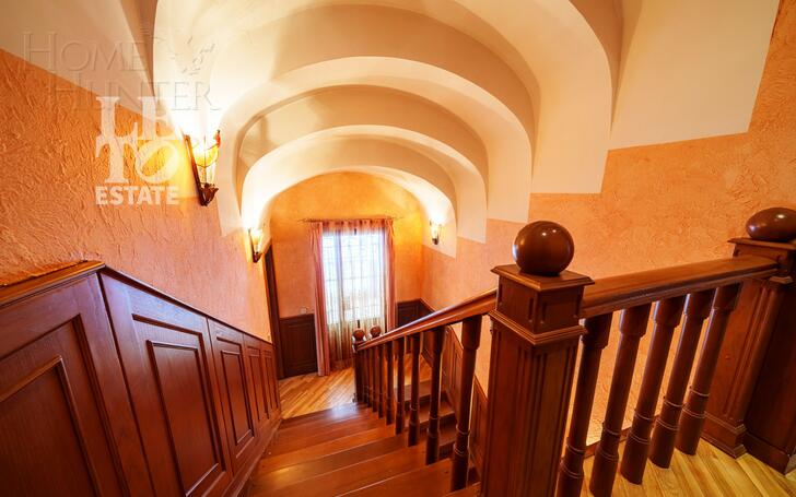 2-этажный коттедж 350 м² с отделкой