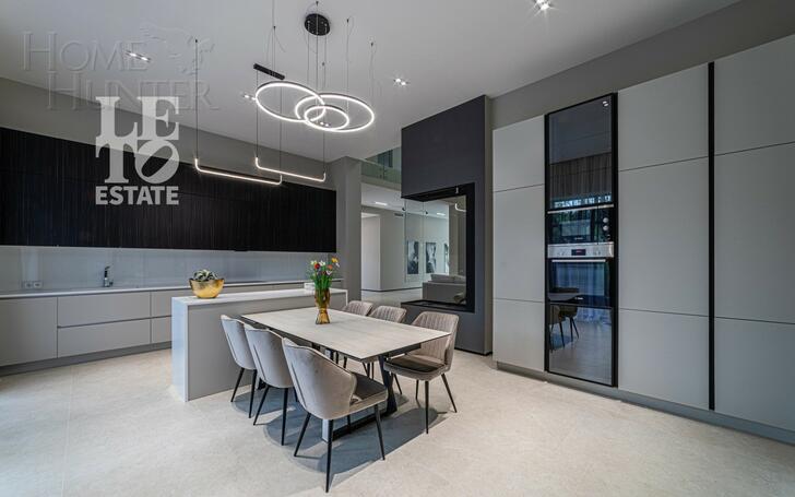 2-этажный коттедж 720 м² с отделкой