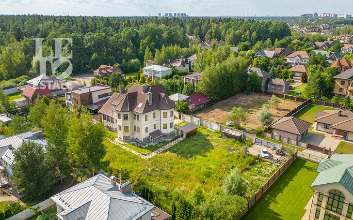 2-этажный коттедж 1 028 м² с отделкой