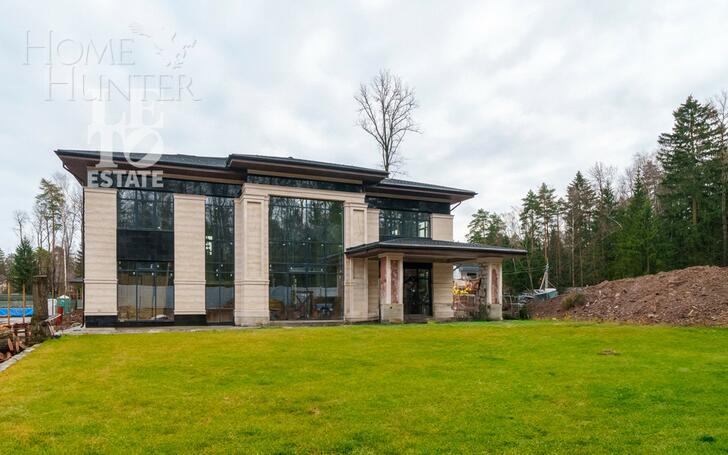 2-этажный коттедж 560 м² без отделки