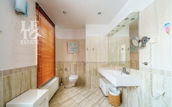 2-этажный коттедж 350 м² с отделкой