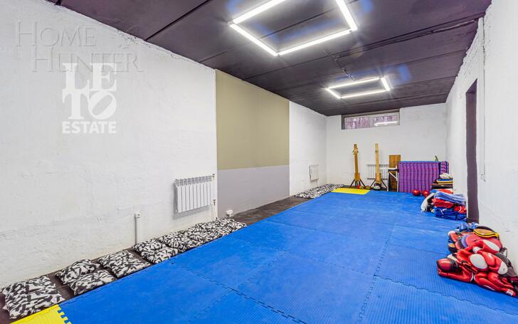 2-этажный коттедж 250 м² с отделкой