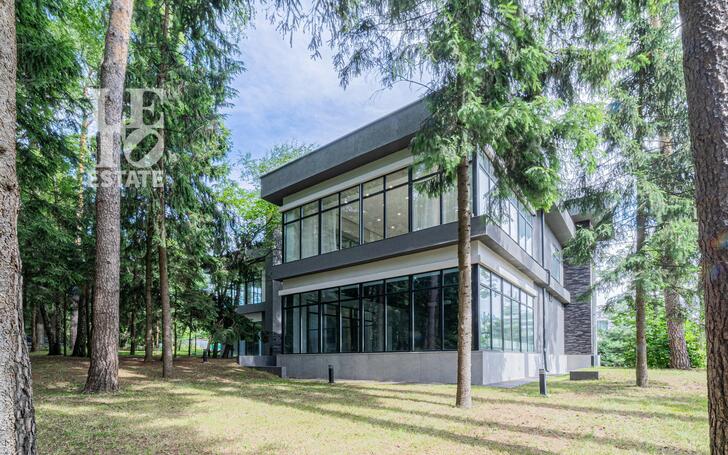 2-этажный коттедж 720 м² с отделкой