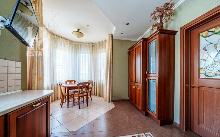 2-этажный коттедж 350 м² с отделкой