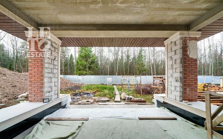 2-этажный коттедж 560 м² без отделки