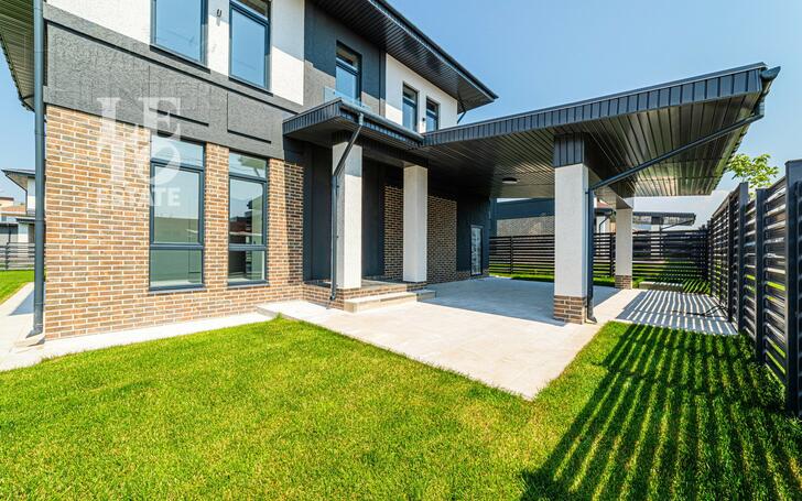 2-этажный коттедж 238.4 м² без отделки