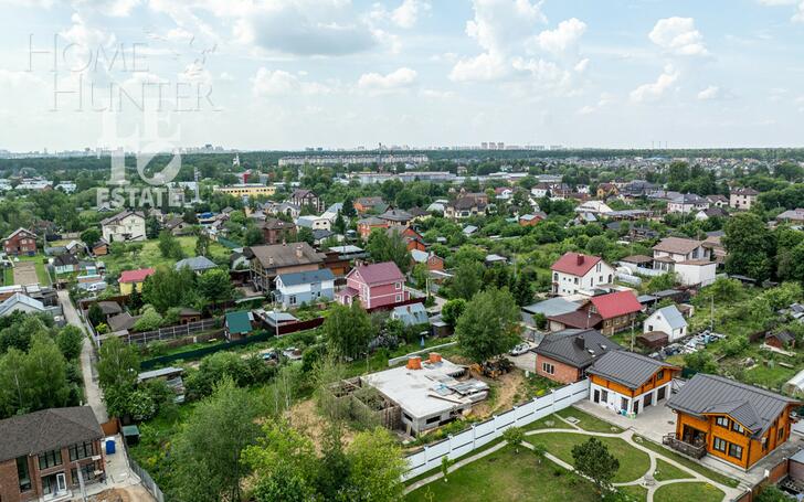 3-этажный коттедж 690 м² без отделки