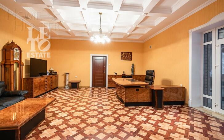 3-этажный коттедж 1 319 м² с отделкой