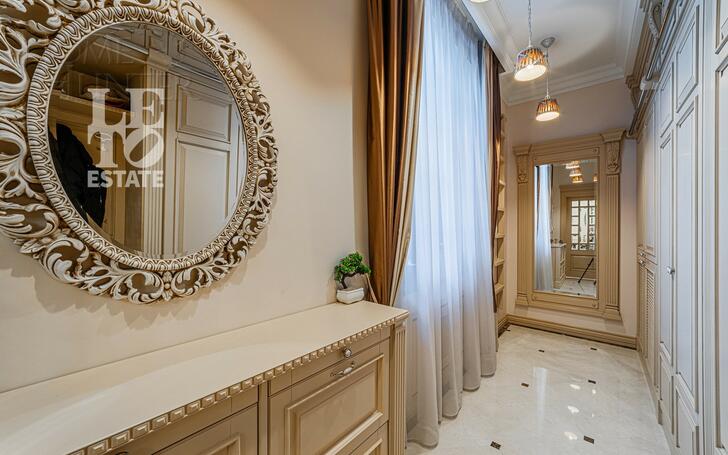 2-этажный коттедж 1 218 м² с отделкой