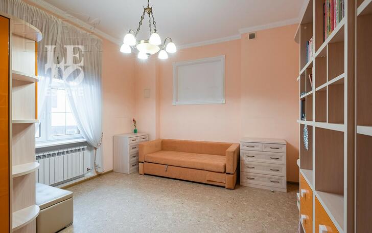 3-этажный коттедж 1 319 м² с отделкой