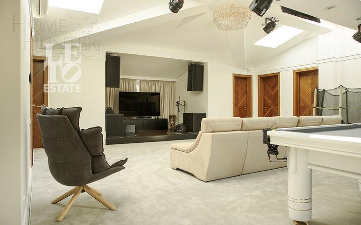 2-этажный коттедж 1 200 м² с отделкой