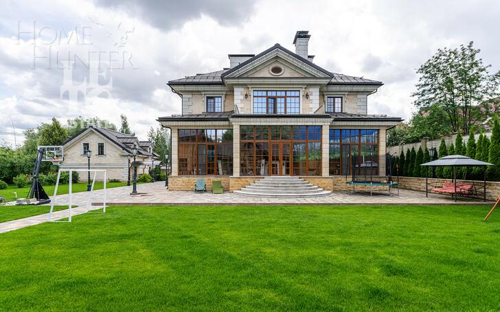 2-этажный коттедж 1 218 м² с отделкой