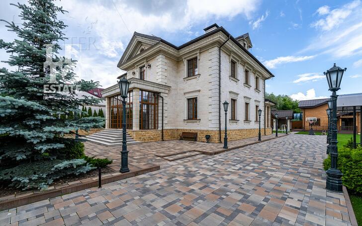 2-этажный коттедж 1 218 м² с отделкой
