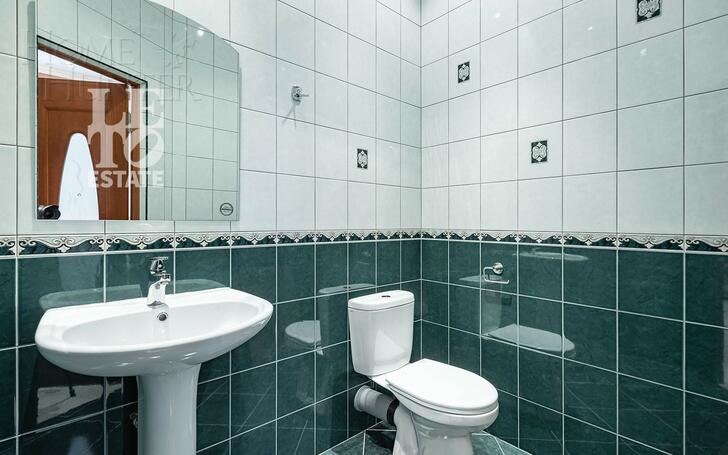 3-этажный коттедж 1 319 м² с отделкой