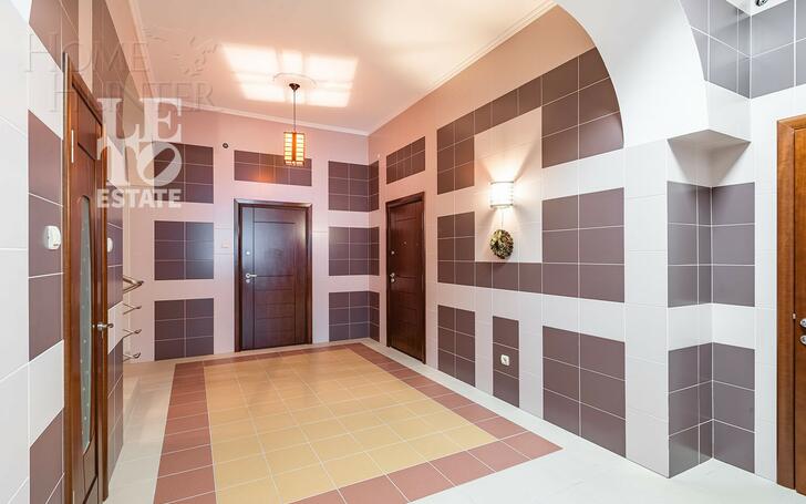 3-этажный коттедж 1 319 м² с отделкой