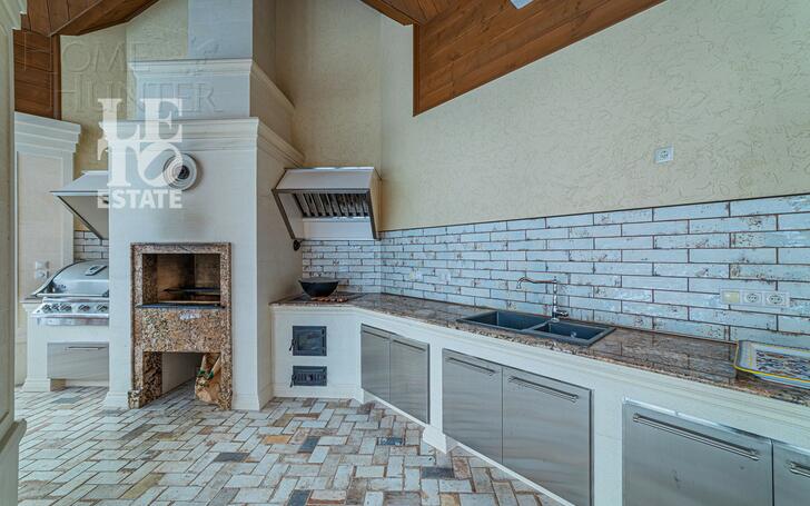2-этажный коттедж 1 218 м² с отделкой