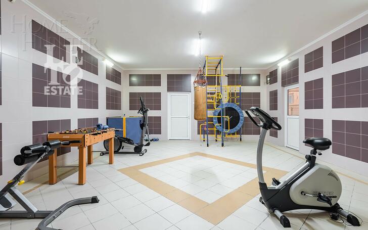 3-этажный коттедж 1 319 м² с отделкой