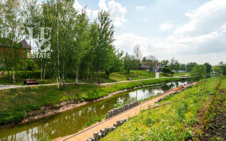 2-этажный коттедж 398.2 м² без отделки