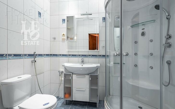 3-этажный коттедж 1 319 м² с отделкой