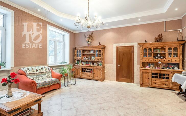 3-этажный коттедж 1 319 м² с отделкой