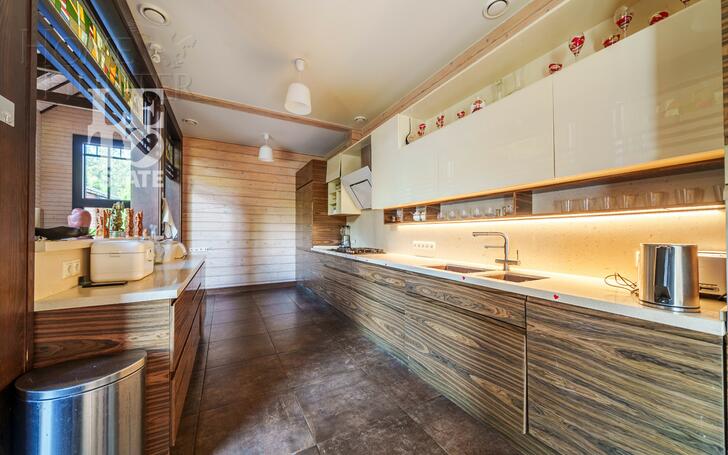 2-этажный коттедж 600 м² с отделкой