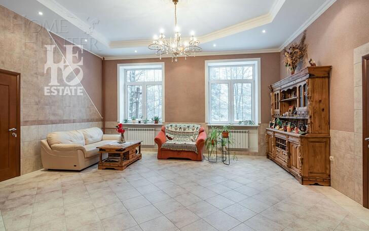 3-этажный коттедж 1 319 м² с отделкой