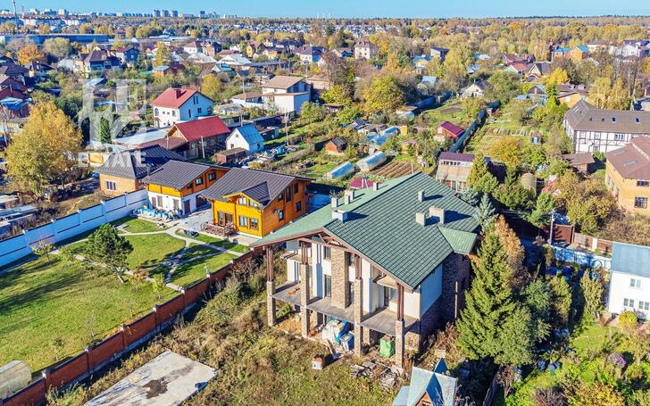 3-этажный коттедж 690 м² без отделки