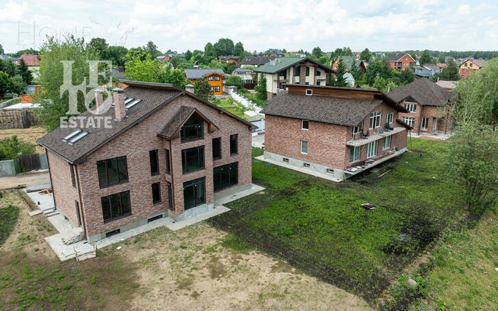 2-этажный коттедж 606.8 м² без отделки
