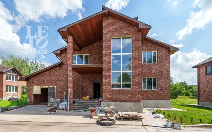 2-этажный коттедж 606.8 м² без отделки