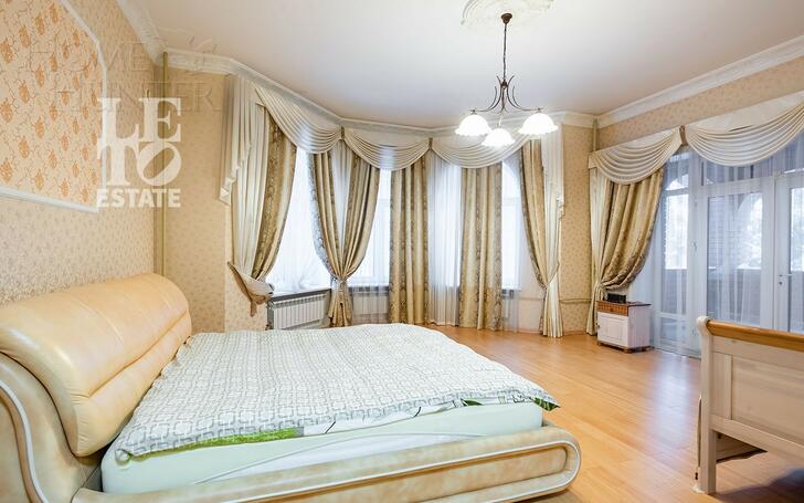 3-этажный коттедж 1 319 м² с отделкой
