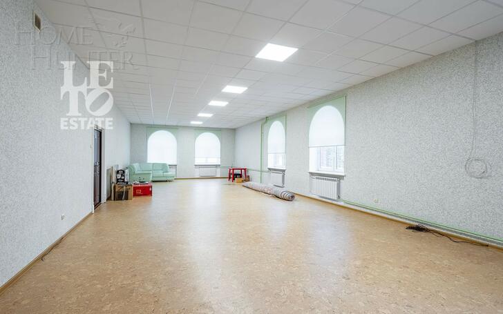 3-этажный коттедж 1 319 м² с отделкой