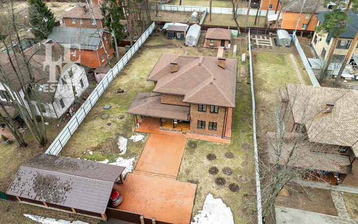 2-этажный коттедж 290 м² с отделкой