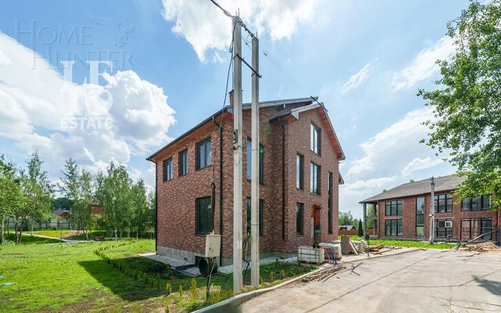 2-этажный коттедж 398.2 м² без отделки