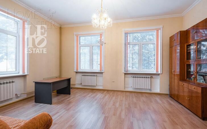 3-этажный коттедж 1 319 м² с отделкой