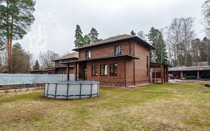 2-этажный коттедж 290 м² с отделкой