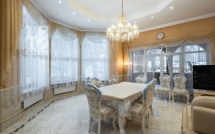 3-этажный коттедж 1 319 м² с отделкой