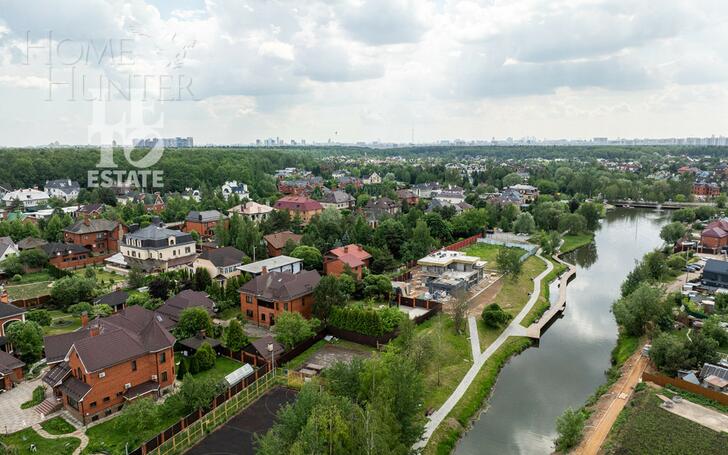 2-этажный коттедж 398.2 м² без отделки